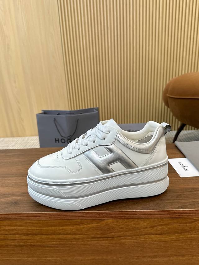 工厂p价 霍根Hogan新款，[女士时尚圆头系带运动休闲鞋，双层厚底，让你穿上瞬间长高70Mm。丝绸小牛皮撞色搭配，线条流畅勾画新时代的美感。高弹鞋垫让你的美脚