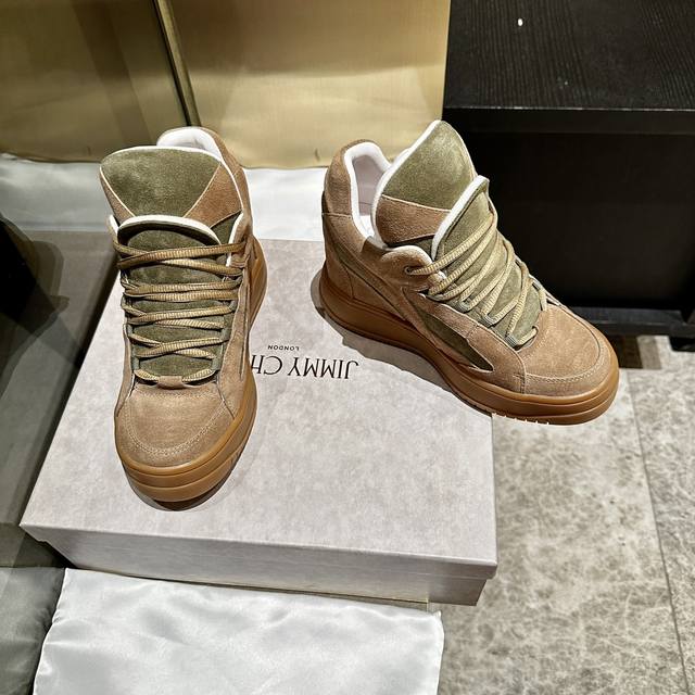 Off休闲鞋系列工厂p价p格 2025最新款运动鞋 明星同款 火爆发售. 原版反复打版调改. 力要1:1原版还原！顶级奢华力作 柔软舒适 时尚休闲结合一体 带来