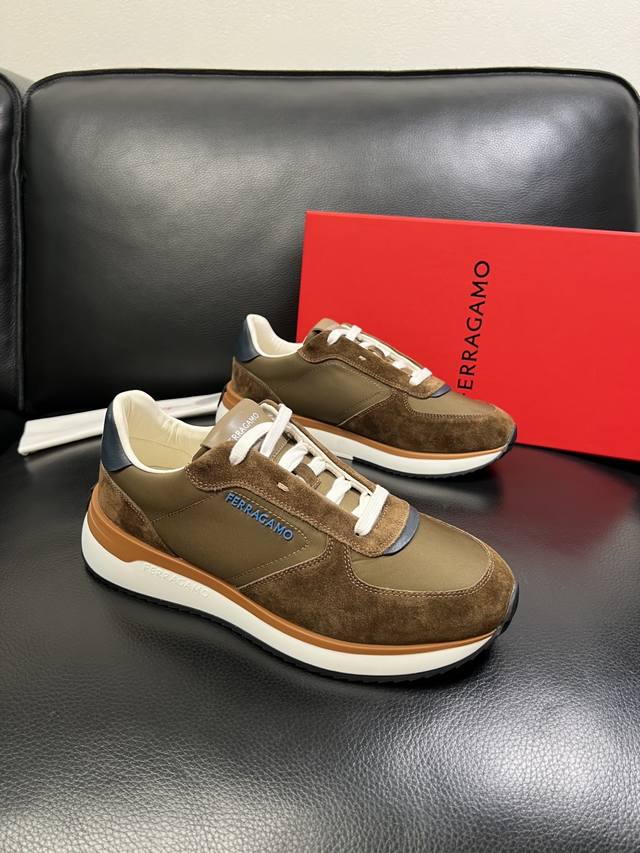 Ferragamo 高品质 顶级工艺品 菲拉格慕 专柜同步发售原厂配置，意大利进口原版牛皮，进口水染牛里 ，鞋底：原厂特供原版底超级舒适，原厂跟单货 ，欢迎对比