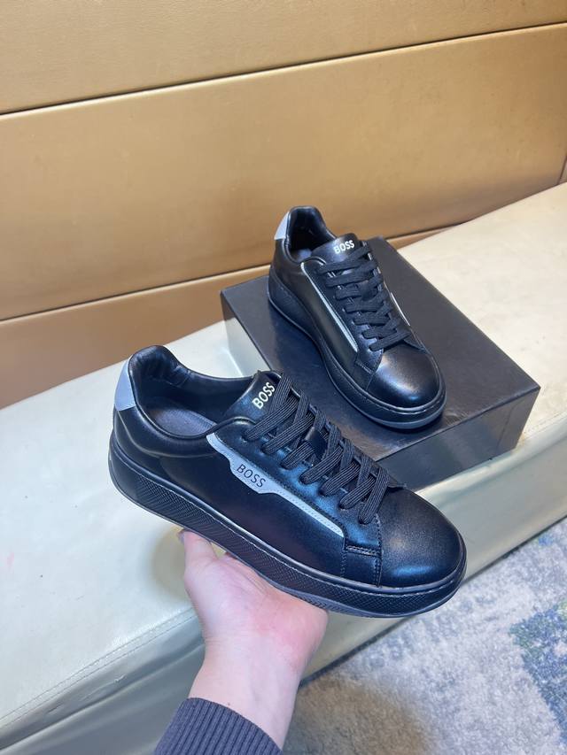 独家首发 Boss独特现代风运动鞋。专柜代购休闲 意大利进口原版皮， 猪里 拒绝脱色磨脚 鞋底：原厂特供原版底，超酷 系带走路都带风风格设计 原单品质全真皮制作