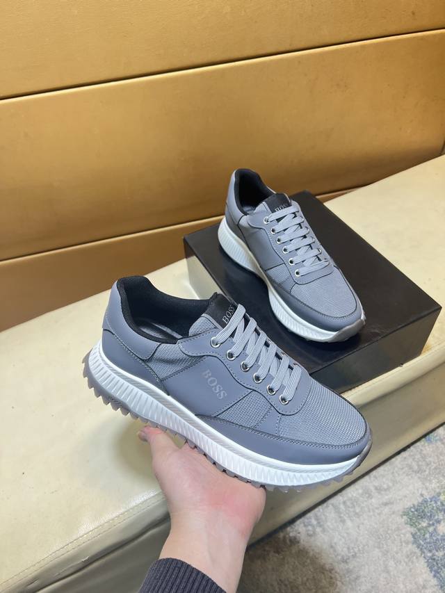 独家首发 Boss独特现代风运动鞋。专柜代购休闲 意大利进口原版皮， 猪里 拒绝脱色磨脚 鞋底：原厂特供原版底，超酷 系带走路都带风风格设计 原单品质全真皮制作