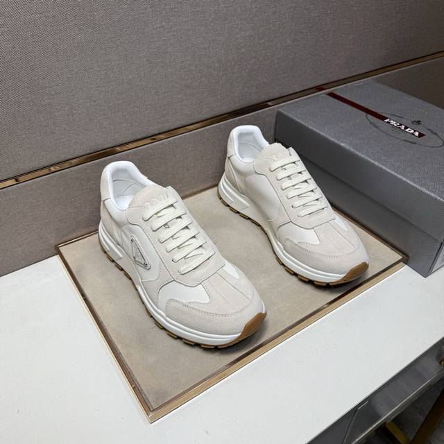 出厂价pp 普拉达～ 男士休闲鞋 2025Z柜同步发售 码数:38-44 # 3个颜色鞋面选用多材质拼接真皮内里，舒适透气，鞋底：原版舒适耐磨大底，实物拍摄实物