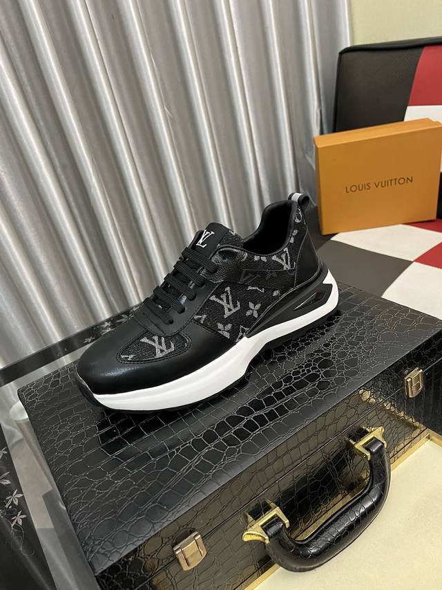出厂价pp： Louis Vuitton Lv 路易威登 原单品质.～ 独特现代风运动鞋。休闲鞋潮男必备款 意大利进口原版品牌，进口原版皮，牛里 拒绝脱色磨脚