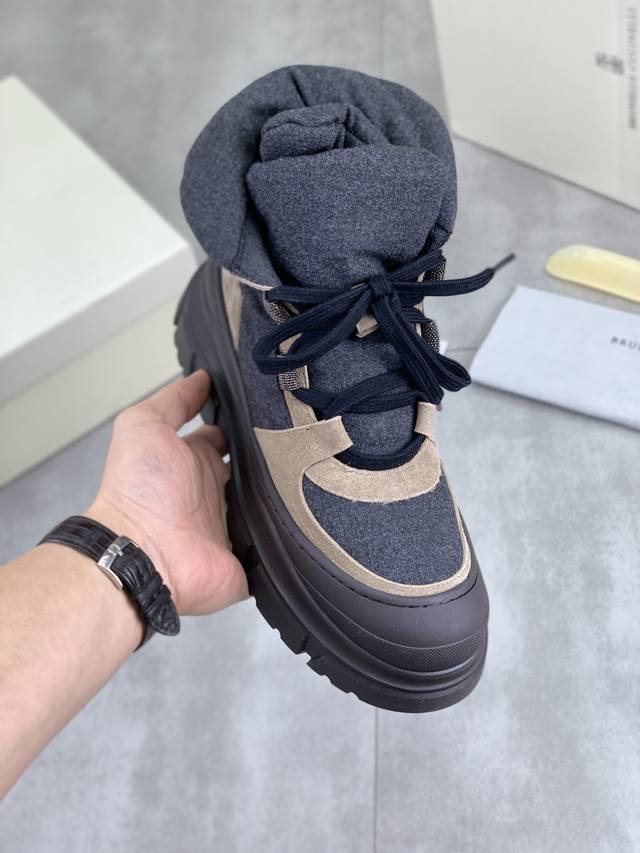 出厂价pp 实价 高版本 Bc新品 Brunello Cucinell* 高帮运动鞋 经典纱线激发了这款运动鞋的精致与运动品味。原版牛皮鞋面极致轻盈且富有弹性，