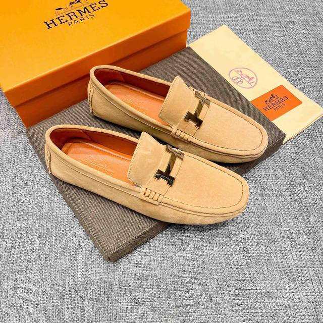 实价， 全纯牛里 高端豆豆鞋，爱马仕 HermèS 官方新款，意大利名模贵族们爆款，HermèS时尚界的佼佼者，无可超越，适合驾车，休闲，白领，商务男士首选，明