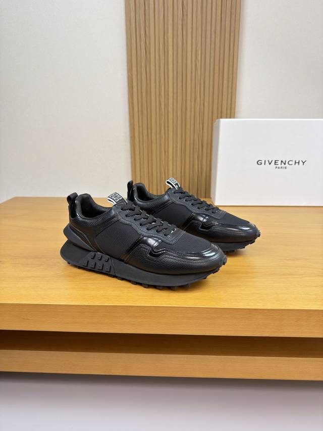 Givenchy 纪梵希 -高端品质 原单 休闲运动鞋 -鞋面：纳帕小牛皮、荔纹小牛皮、品牌高丝光帆布、鞋舌.后跟.品牌织带、完美拼接 -内里：水染牛皮 -大底