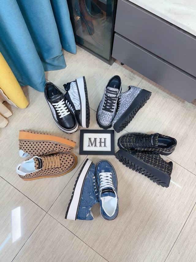 出厂价p Dolce＆Gabbana Dg 原版进口头层牛皮羊皮内里，上脚轻便、舒适 、百搭、原版特供大底深受潮流男士的青睐欢迎对比品质精致奢华，超A级别！版型