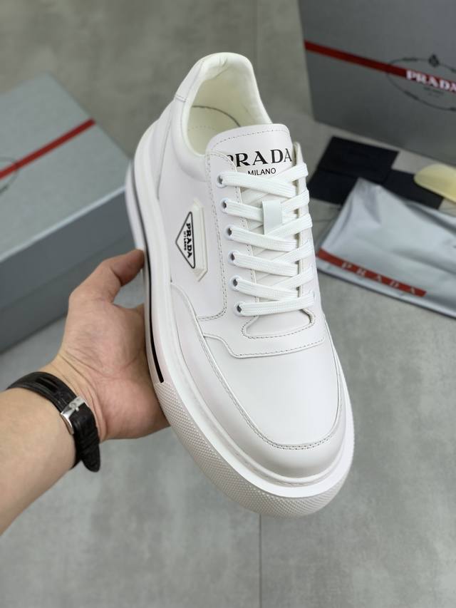 工厂p价p 实价 官网爆款上市， 潮牌 普拉达prada 主推爆款，前卫百搭时尚男鞋私版开模，牛皮面拼接1：1..时尚干脆、原版进口牛皮内里牛皮垫脚；大气个性更