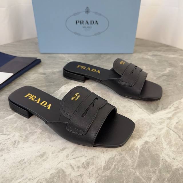 p家最新款 面：进口小牛皮 里：混种羊皮 底：意大利真皮大底 原版包装 Size ：35-42 41、42定制