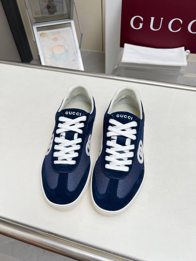 高版本出厂 Gucci最新款德训鞋双G皮革搭配立体Gucci字母 以3D效果成就整款鞋子自在的流动质感，流畅的线条设计 轻盈舒适透气，女码35-40 男码39-