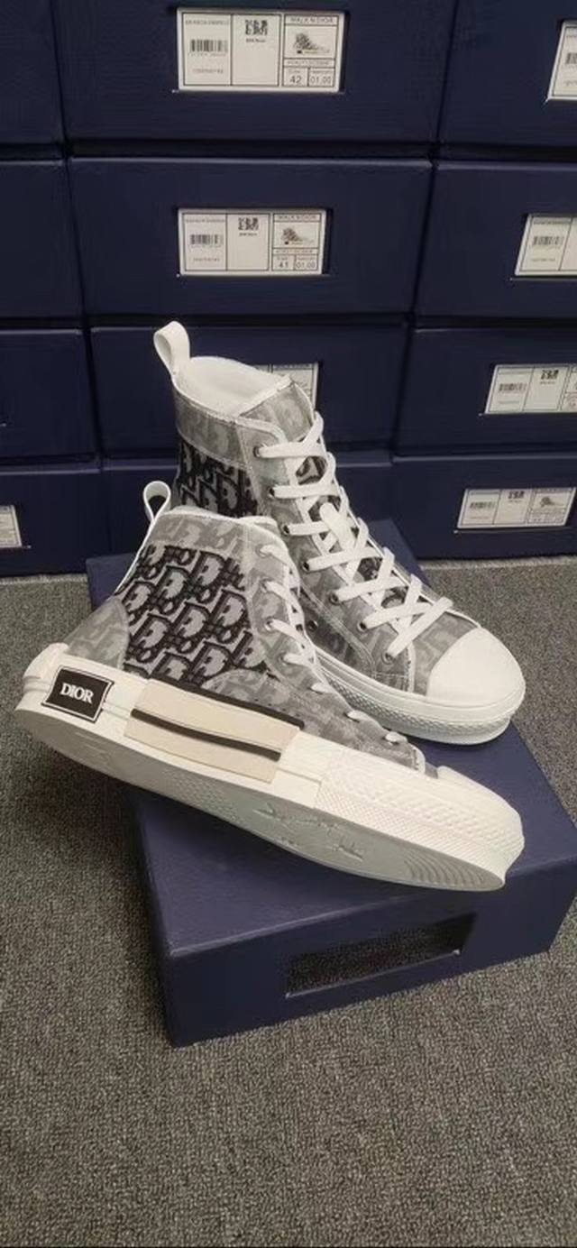 女 男 Dior 迪奥 顶级版本 情侣款 鞋面：采用独家定制原版磨砂珍珠闪pvc半透明胶片拼接迪奥品牌专用Logo面料十电绣Logo 大底：独家私模与原版一致T