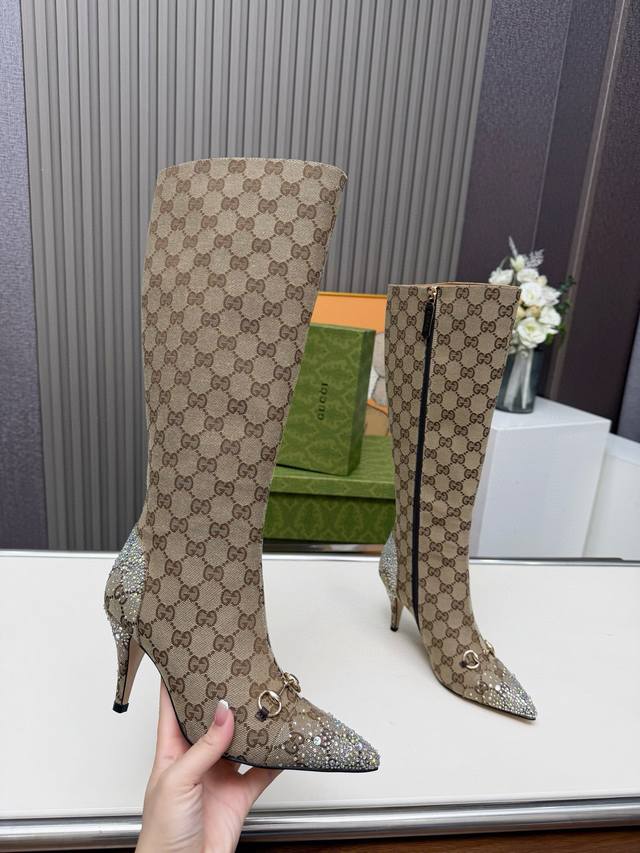 工厂p价 女装女鞋 运动原单长靴 Gucci古奇最新款长筒高靴 原板鞋复制一比一精心制作 原版五金扣开模 面料：古奇老花布烫钻 内里：牛皮里 大底釆用非常轻便耐