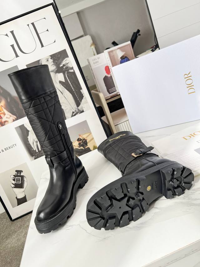 工厂p价 女装女鞋 运动原单 Dior 迪奥2025Ss复古英伦风布洛克新款骑士长靴 萱型百搭瘦脚Yyds.造型立体饱满，帅气十足 上脚舒适 一款非常复古风、气