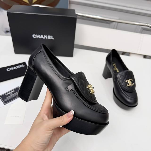 工厂p价 女装女鞋 运动原单高版本小香家单鞋Chane*｜，大爆款！小香2025官网香奈儿单鞋跳舞鞋系列新品乐福鞋满满的复古风 秀气的鞋型 看着就很讨喜，小圆头