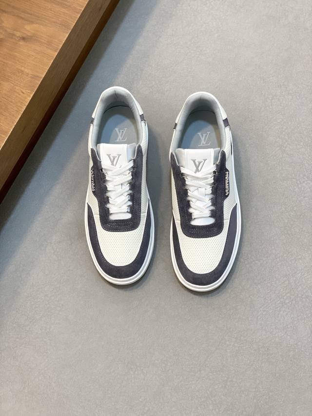 调工厂p价 男装男鞋 运动原单 L 新品男士高端休闲运动鞋，选用进口头层牛皮丝印品牌Lougou，原版超轻Tpu大底，耐磨舒适，Monogram Lougou点