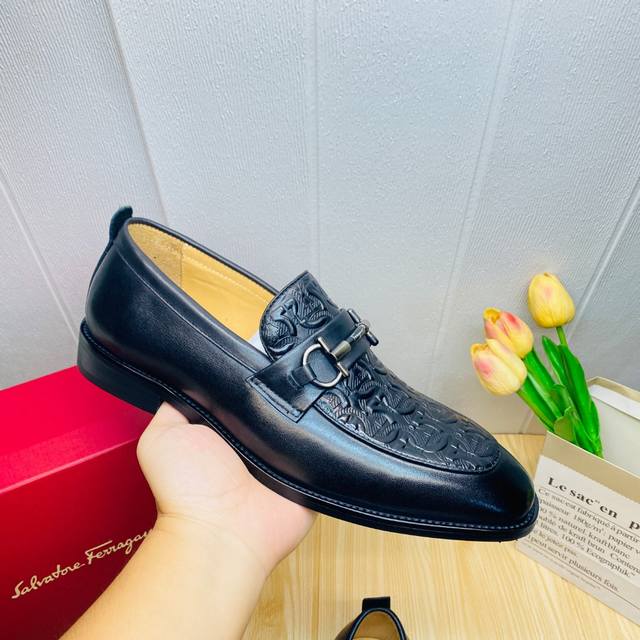 调工厂p价 男装男鞋 运动原单 菲拉格慕[Ferragamo] 顶级进口西装男鞋官网原版复制，商品材料：精选 进口压纹小牛皮+奢华五金扣配件~进口水染牛皮内里。