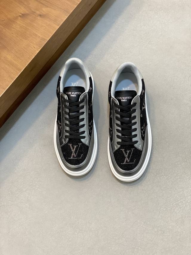 调工厂p价 男装男鞋 运动原单 新品 2025Fwlv Trainer 烫钻满天星复古运动鞋！Lou* V～原单正品货！原版进口顶级反绒牛皮烫印进口捷克钻织物网