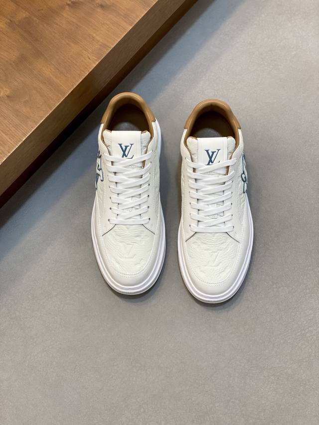 调工厂p价 男装男鞋 运动原单 L 顶级代购 路 炸街男神爆款中帮运动板鞋专柜同步，鞋面意大利进口牛皮面料，高品质复杂拼接工艺品，进口水染牛皮内里牛皮垫脚 鞋底