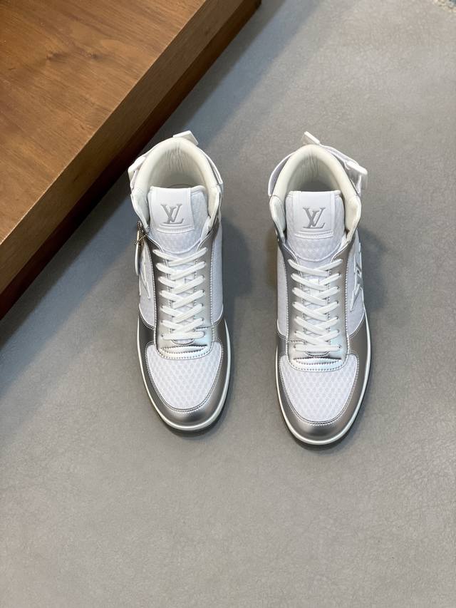 调工厂p价 男装男鞋 运动原单顶级代购 路易威登，运动板鞋专柜同步，鞋面意大利进口，高品质拼接缤纷色彩复杂工艺品，进口网布里垫柔软舒适，鞋底：原厂特供原版底，T