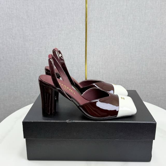 工厂p价 女装女鞋 运动原单 2025小香 本季秋冬季必备单品！！ 香奈儿秋冬重工爆款 小红书力推款，怎么搭配都好看，时髦精必备，香奈儿女士钟爱简约又难以抗拒系