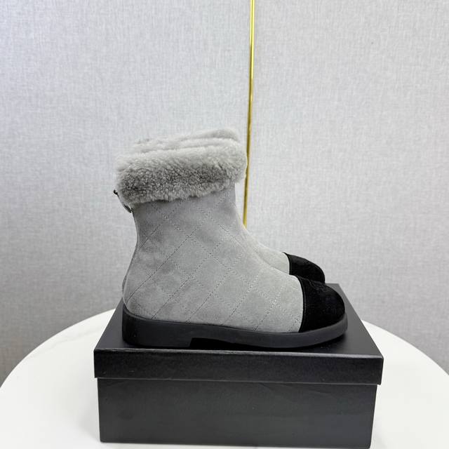 工厂p价 女装女鞋 运动原单 Sss官网、小红书同步最新配色小香家爆款火热上线，做工升级版，高品质！ 时尚潮流最新款毛毛靴上脚超百搭暖底，女主们的最爱 鞋面：牛