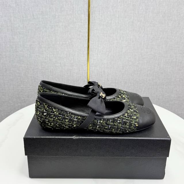 工厂p价 女装女鞋 运动原单 2025小香 本季秋冬季必备单品！！ 香奈儿秋冬重工爆款 小红书力推款，怎么搭配都好看，时髦精必备，香奈儿女士钟爱简约又难以抗拒系