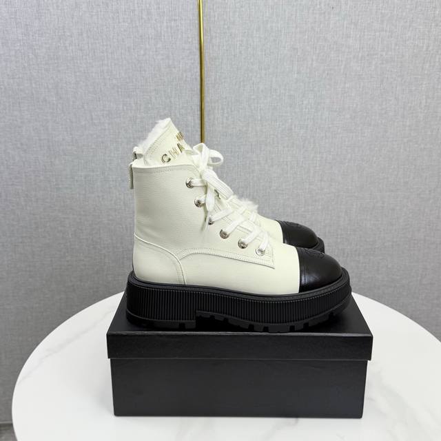 工厂p价 女装女鞋 运动原单 Sss官网、小红书同步最新配色小香家爆款火热上线，做工升级版，高品质！ 时尚潮流最新款毛毛靴上脚超百搭暖底，女主们的最爱 鞋面：牛