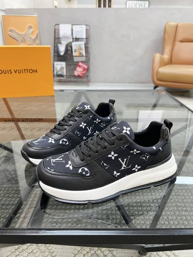 调工厂p价 男装男鞋 运动原单 L 顶级代购 路 炸街男神运动鞋新品来袭专柜同步发售原厂配置，意大利进口原版牛皮搭配网布面料，高品质印花拼接复杂工艺，运动潮达人