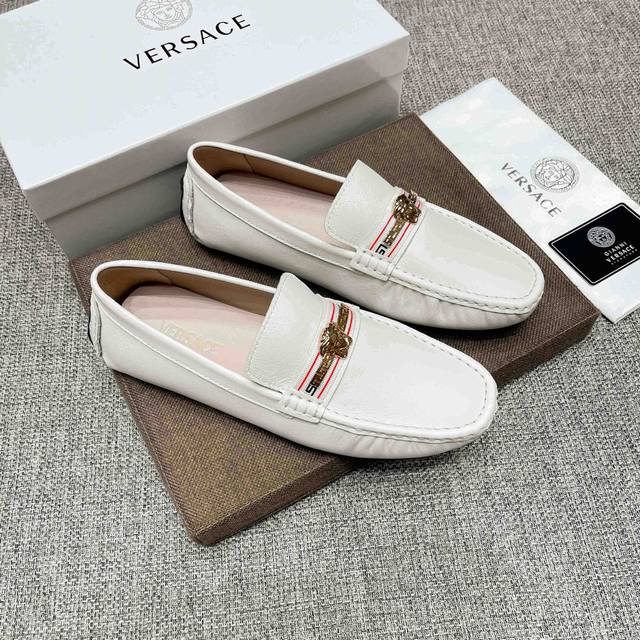 调工厂p价 男装男鞋 运动原单，Verace范思哲官网新款，范思哲又一次惊世之作腾空出世，惊艳全场 不一样的品质，不一样的高贵。鞋面西班牙进口头层牛皮，头层牛里