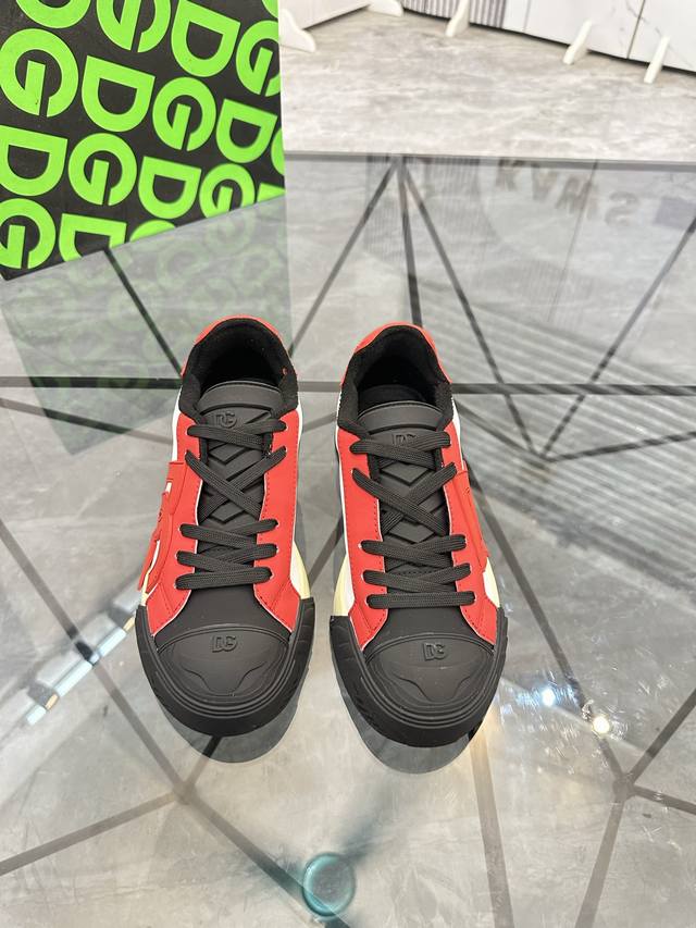 调工厂p价 男装男鞋 运动原单 商品商标：Dg* 杜嘉班纳* 低帮休闲鞋 正码码数: 35-45 可订做46 情侣款 商品材料：鞋面进口牛皮，透气内里，原版大底