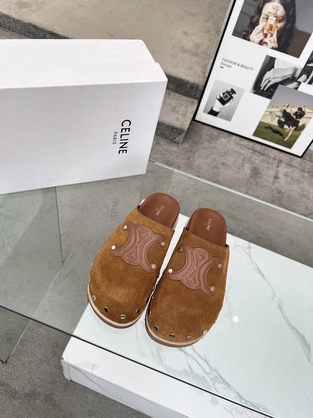 工厂p价 女装女鞋 运动原单 Celine 赛琳 2025春夏新品半拖鞋鞋面采用小牛皮加经典压花Logo油边工艺，质感非凡上脚超级好看 内里：羊皮，面料：丝光牛