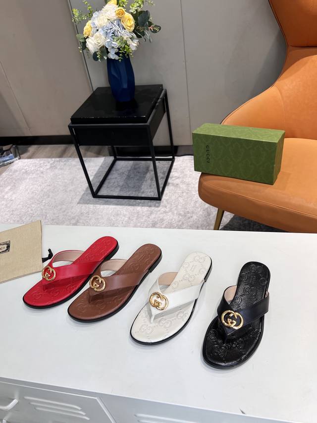 工厂p价 女装女鞋 运动原单古奇最新款拖鞋火爆上市。原版鞋一比一复制。原版五金扣开模。穿脚非常舒服，大牌名星最爱的奢侈品。面料釆用小牛皮，内里羊皮， 真皮包中底