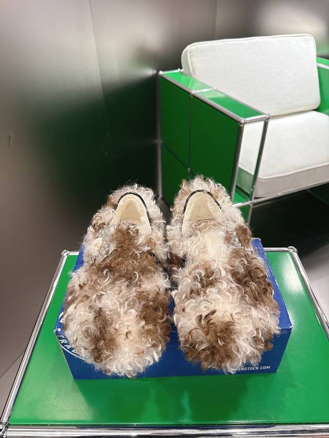 工厂p价 女装女鞋 运动原单 K002 Birkenstock 博肯 潮流时尚 休闲毛毛鞋 人体工程学设计符合脚形的脚床，软木材质穿着超级轻便舒适，楦形线条优美