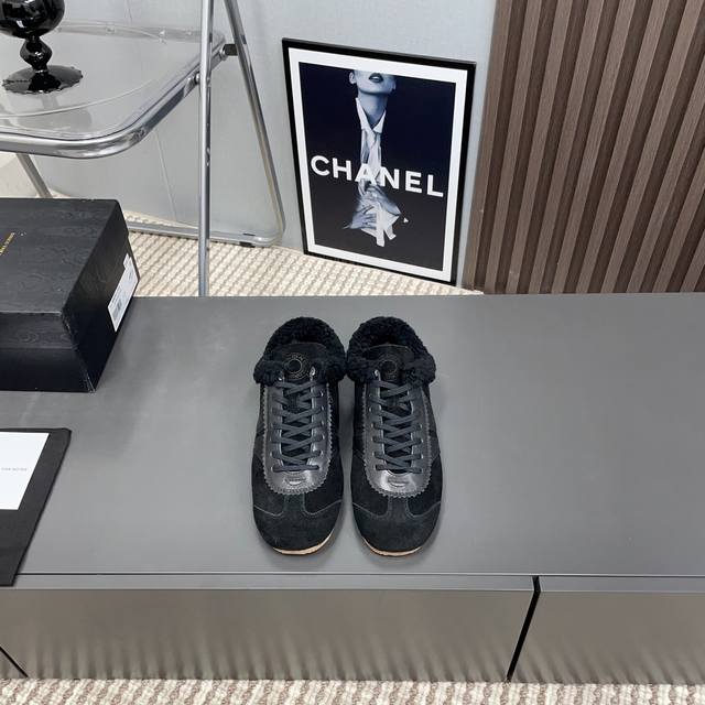 工厂p价 女装女鞋 运动原单 独家顶级版本 Dries Van Noten小众2025Vs秋冬最新休闲系列 复古小众毛里休闲鞋 Dvn运动鞋 设计师通过改造、扭