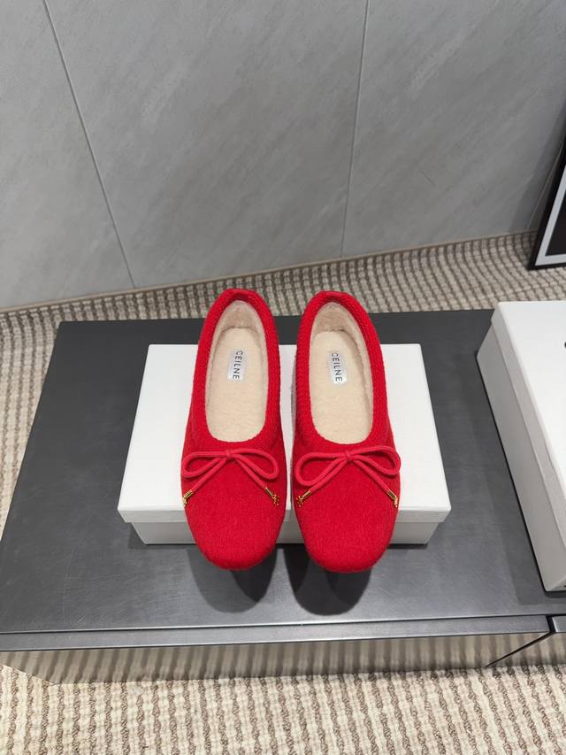 工厂p价 独家顶级版本 女装女鞋 运动原单 C*Eline赛*琳2025Vs秋季最新爆款单鞋系列 蝴蝶结平底单鞋 夏天搭配袜子，简直绝绝子了复古的点上带上了满分