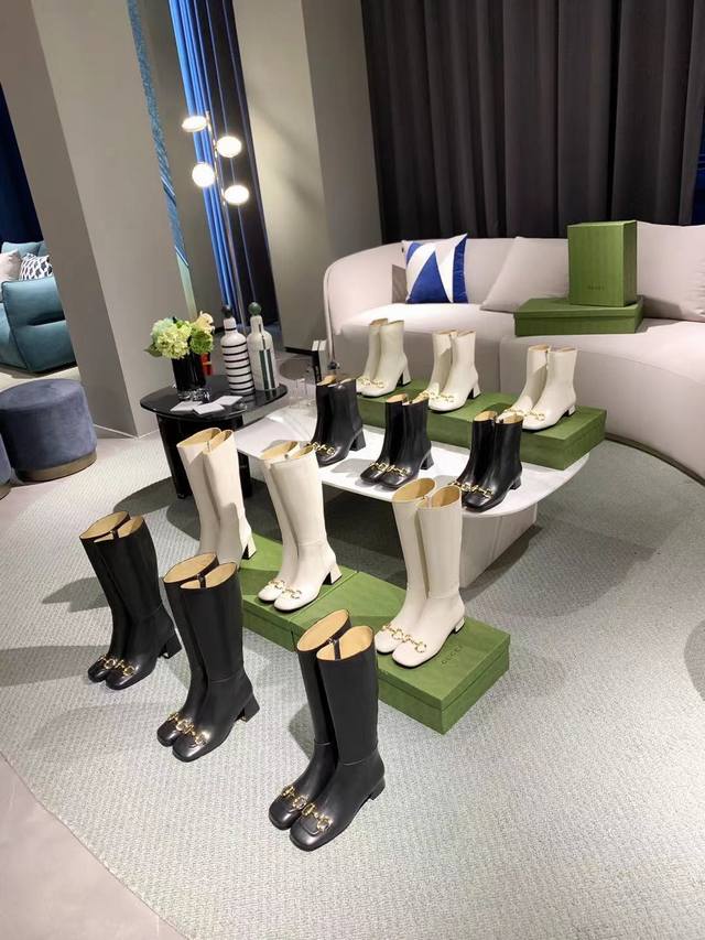 工厂p价 女装女鞋 运动原单 Gucci最新款官网同步上新。原版1：1套瑄.经过2个月反复调试。鞋楦精致。抢先首发 靴子跟高有：2.5厘米，5.5厘米，7.5厘