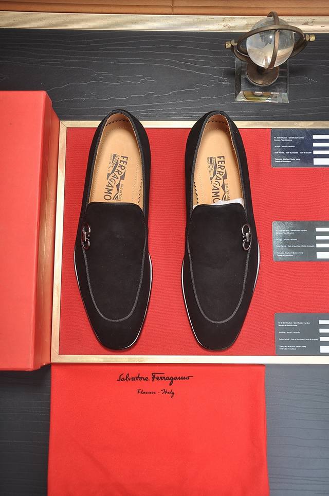 调工厂p价 男装男鞋 运动原单 Ferragamo 菲拉格幕 专柜最新款 原版进口开边上乘牛皮+进口水染牛皮内里+原版奢华金属扣+原版组合大底 对比无压力 38