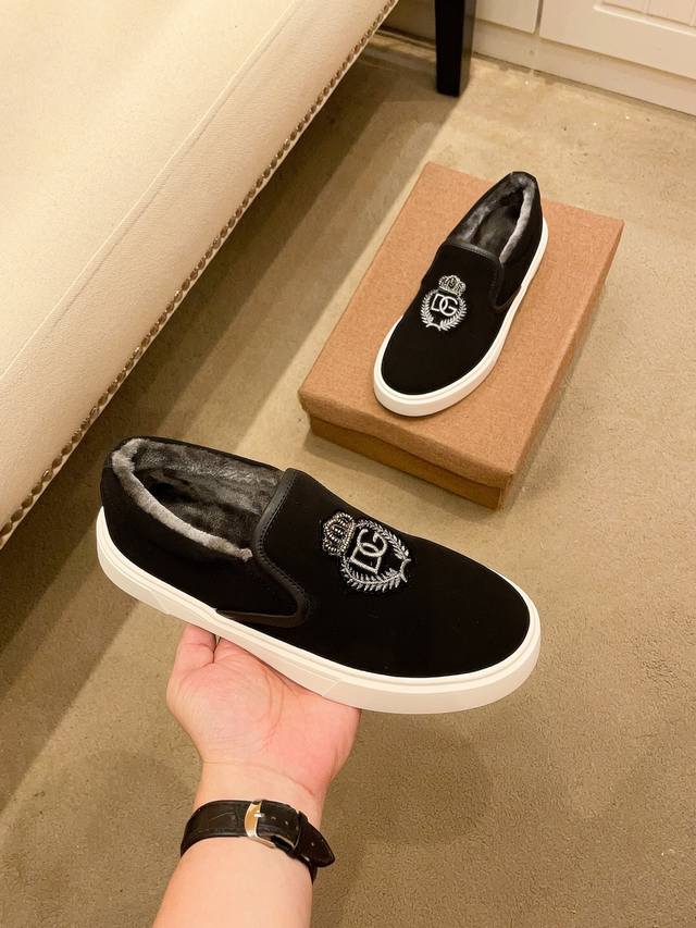 Dg 绒里 男鞋高端品牌 官网1：1最新力作：鞋面采用意大利进口头层牛皮搭配舒十原版防滑耐磨大底制作，让行走更加便捷舒适！独家新款，惊世之作，与官方的质量相比美