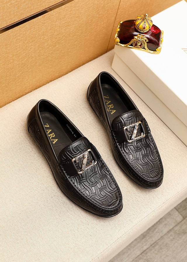 商品商标：Louis Vuitton 路易威登 豆豆鞋 正码码数: 39-44 38.45订制 商品材料：精选 头层小牛皮鞋面+奢华五金扣，进口猪皮内里。强烈立