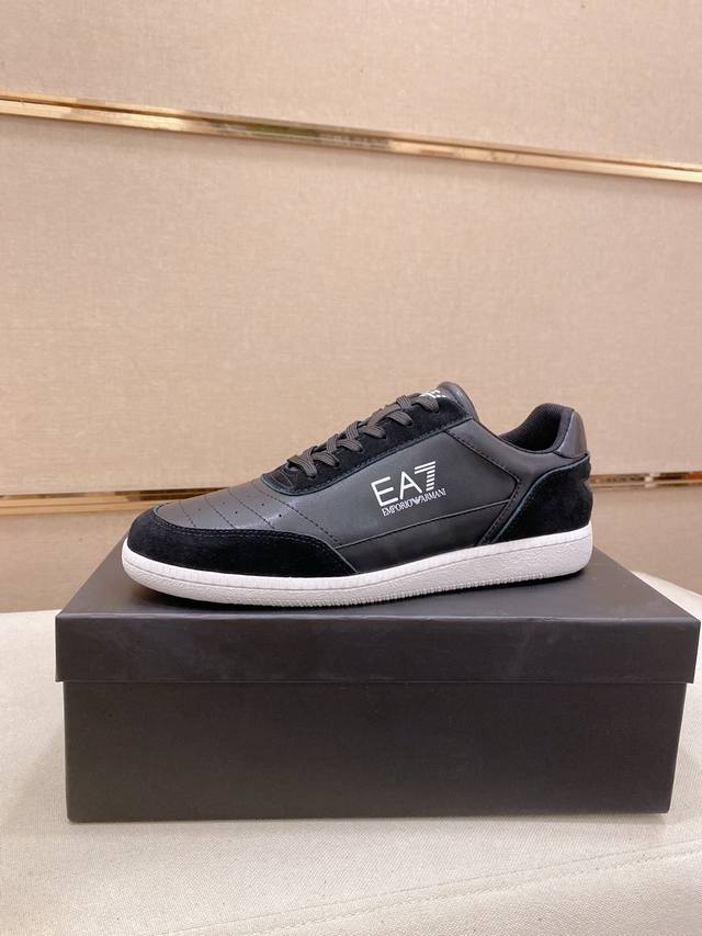 工厂p价 Armani 阿玛尼 新款专柜同步发售，鞋面意大利全进口头层牛皮，透气网内里真皮鞋垫，完全1比1复刻，鞋底：原厂特供原版底，独家活动成型底超级舒适，原