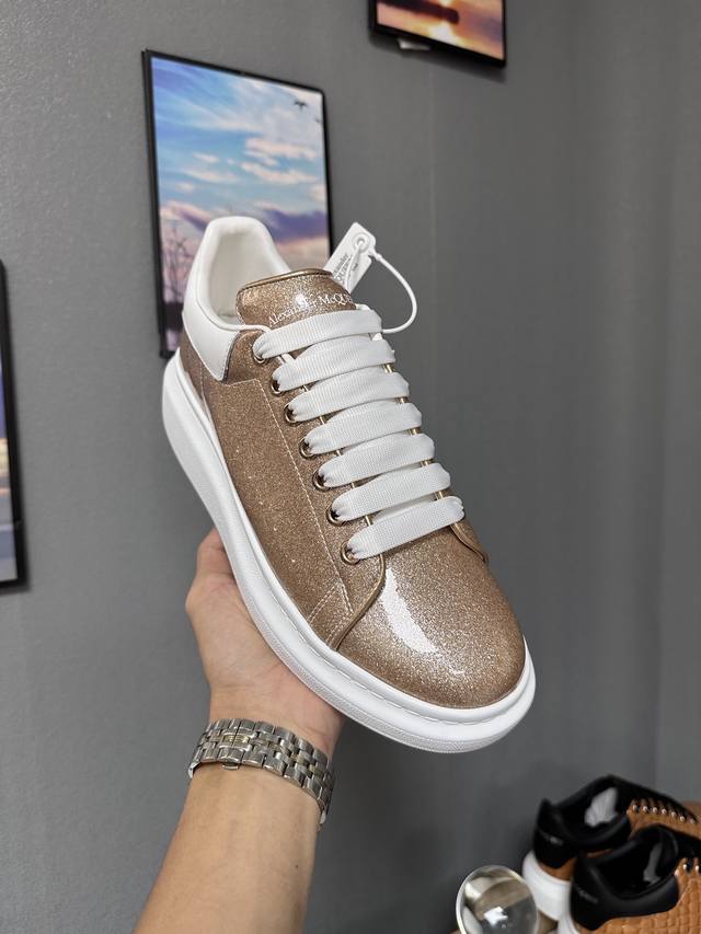 专业麦昆工厂p.顶级版本.情侣款： Alexander Mcqueen高版本再次升级为最高品质 麦昆 春夏秋冬 顶级版本 代购级别 诚招全国线上线下代理商加盟