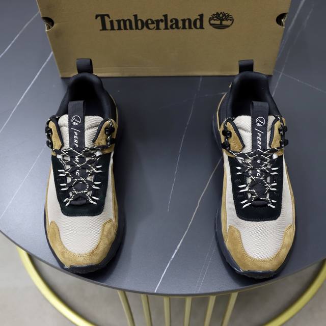 出厂价pp： 新款Timberland天伯伦 低帮户外休闲鞋 历年超级热销款 原盒原包装 搭配防臭防腐高弹力鞋垫，给您完美的穿着体验，质量考究耐穿，型男必备，专