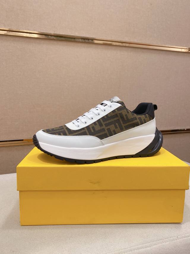 工厂p价 Fendi芬迪 新款高帮鞋面进口牛皮面料 内里进口透气网布内里 。原版大底开模，每一位男士的身份衬托，上脚大气稳重高端定制专柜原版复刻不管风吹雨打鞋楦