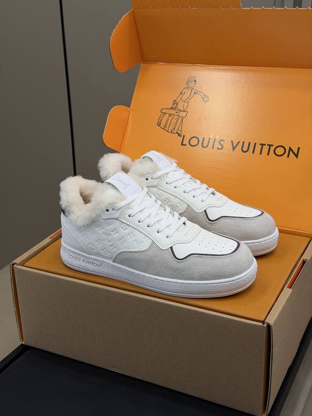 顶级品质 Lv Fw 25 New Arrival～ 经典运动鞋 ，皮毛一体内里 上交真的很舒爽，轻盈保暖，冬日绝绝子啊 Size 35-41