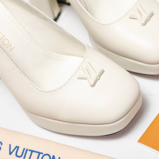 顶级版本 Lv 路易威登 25恨天高新款单鞋 凉鞋后空 2025春夏新款粗跟水台凉鞋 顶级版本原版一致 专柜主打最新款 Lv X Tm村上隆联名款 硬货上新 代