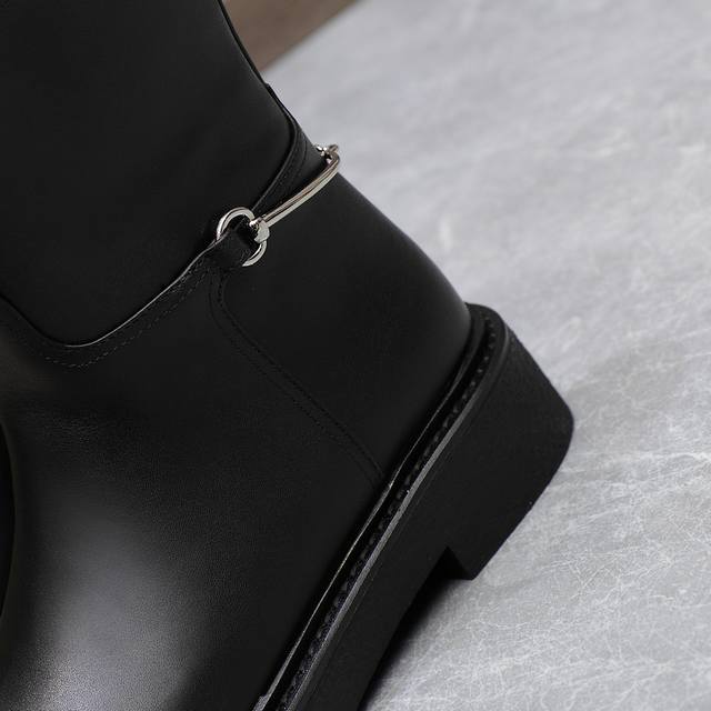 正出常货 后售 奇古 Gucci 秋冬修长型造马衔马扣术靴裸 走秀切款西尔靴顶级购代进口光丝短绒靴工重艺所有制整作做个工与原一版致！ 这款靴甄子选进口丝光绒制皮