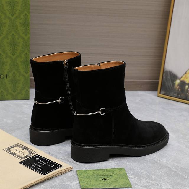 正出常货 后售 奇古 Gucci 秋冬修长型造马衔马扣术靴裸 走秀切款西尔靴顶级购代进口光丝短绒靴工重艺所有制整作做个工与原一版致！ 这款靴甄子选进口丝光绒制皮