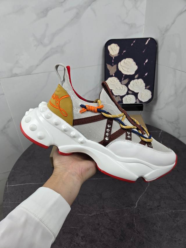 潮牌Chri*Stian Loubou*Tin原单货 新款 Cl红底鞋最新休闲情侣款系列，鞋面采用进口莱卡+高密透气飞织，环保高弹吸模垫脚 永不脱层， 大底采用