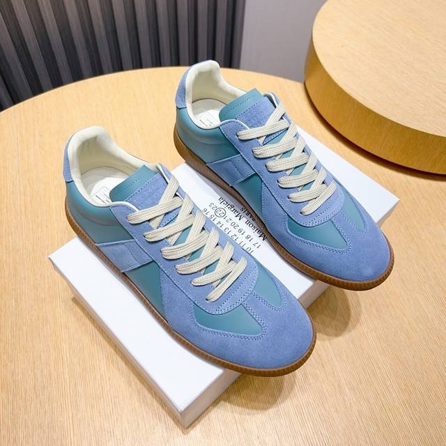 工厂p 马吉拉德训鞋 Maison Margiela Mm6经典德军新款鞋，最早把德训鞋带入时尚鞋履的品牌，经典的版面造型，历久弥新，高格调时尚宝宝一直对它青睐