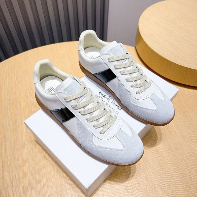 工厂p 马吉拉德训鞋 Maison Margiela Mm6经典德军新款鞋，最早把德训鞋带入时尚鞋履的品牌，经典的版面造型，历久弥新，高格调时尚宝宝一直对它青睐